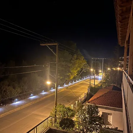 ξυλοκαστρο σπίτι δίπλα στα πεύκα και τη θάλασσα! Appartement Xylokastro