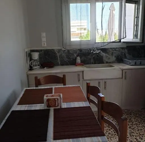 ξυλοκαστρο σπίτι δίπλα στα πεύκα και τη θάλασσα! 아파트 자일로카스트론