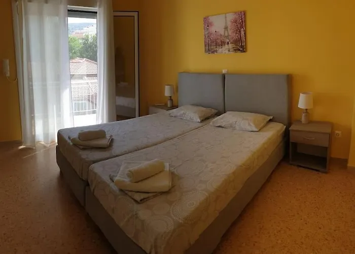 아파트 ξυλοκαστρο σπίτι δίπλα στα πεύκα και τη θάλασσα! *