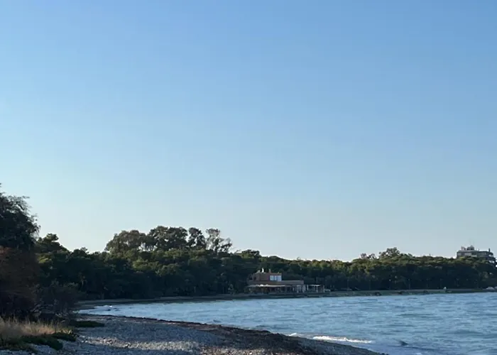 ξυλοκαστρο σπίτι δίπλα στα πεύκα και τη θάλασσα! * 자일로카스트론