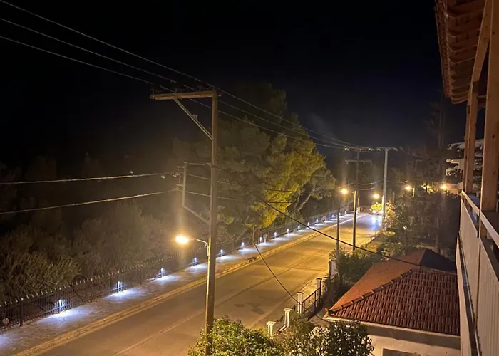 ξυλοκαστρο σπίτι δίπλα στα πεύκα και τη θάλασσα! 아파트 자일로카스트론